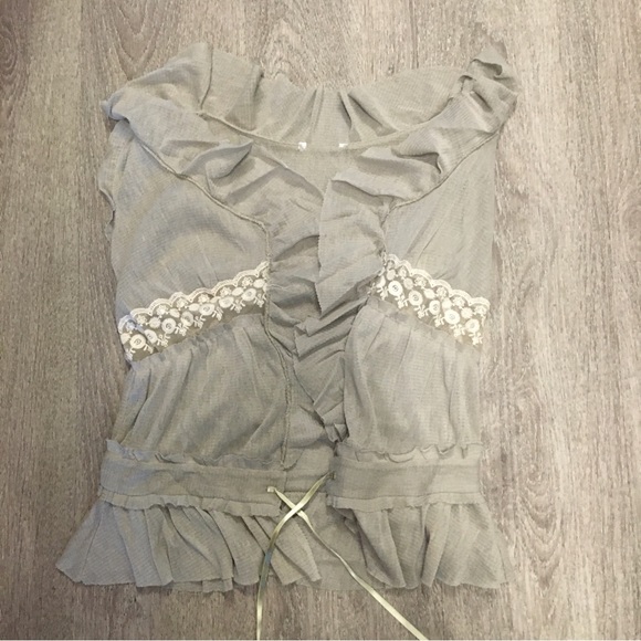 Off White Linen Gauze & Lace, Ruffle Top, With Buttons & Ribbon - Picture 1 of 3